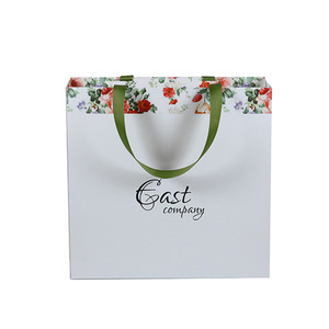 Nuevo diseño elegante de gran tamaño de cinta mango blanco bolsa de papel de embalaje para tienda de ropa - Product Image 3