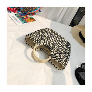 <span class=keywords><strong>Sac</strong></span> de paille d'été Bohème semi-cercle main-couleur assortie tissé <span class=keywords><strong>sac</strong></span> à main tissé à la main <span class=keywords><strong>sac</strong></span> de plage - Product Image 4