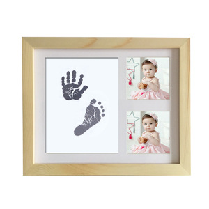 Kit <span class=keywords><strong>de</strong></span> marco <span class=keywords><strong>de</strong></span> fotos para huellas y huellas <span class=keywords><strong>de</strong></span> manos <span class=keywords><strong>de</strong></span> bebés recién nacidos con almohadilla <span class=keywords><strong>de</strong></span> tinta Safe For Touch para bebés - Product Image 3