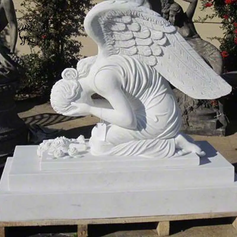 Grande angelo piangente inginocchiato in marmo bianco con ala lapide statua in pietra tombale MTG-006