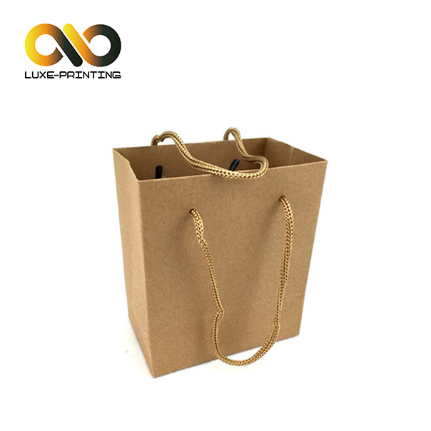 Экологичный переработанный нестандартный дизайн простой коричневый крафт-бумага упаковочная сумка с ручкой