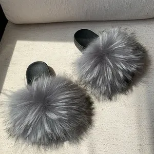 Perfekte Großhandel modische Rutschen Fox Fur Slippers für Frauen
