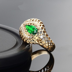 moda hermosa joyería de piedras preciosas Vintage elegante de cobre puro diamante circón chapado en oro anillo de piedra verde - Product Image 5