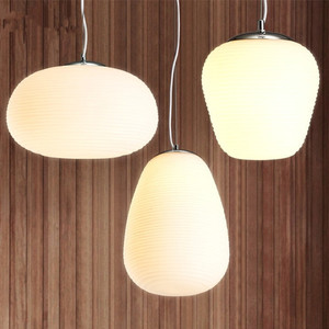 Lampe suspendue en verre soufflé rond blanc artisanal JYLIGHTING à vendre - Product Image 6