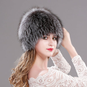 Chapeau d'hiver en fourrure de renard cousu à la main pour femmes avec motif rayé brodé à la main, ajustement extensible pour un usage quotidien et pour les fêtes - Product Image 2