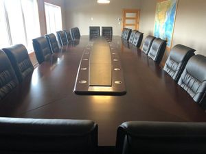 Table de conférence de salle de réunion FOH Big pour 20 personnes en bois MDF avec chaises en Amérique - Product Image 2