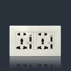 Diseño <span class=keywords><strong>de</strong></span> lujo <span class=keywords><strong>2</strong></span> y 3 pin enchufe universal con 4 puertos usb para uso en el hogar - Product Image 1