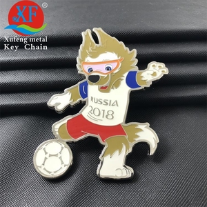 En gros personnalisé conception bas <span class=keywords><strong>prix</strong></span> 3d <span class=keywords><strong>coupe</strong></span> <span class=keywords><strong>du</strong></span> <span class=keywords><strong>monde</strong></span> <span class=keywords><strong>de</strong></span> <span class=keywords><strong>football</strong></span> réfrigérateur aimant souvenir - Product Image 1