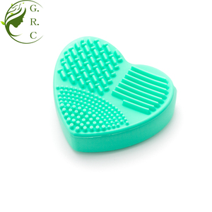 Tapis de nettoyage <span class=keywords><strong>pour</strong></span> <span class=keywords><strong>pinceaux</strong></span> de <span class=keywords><strong>maquillage</strong></span>, nouveau Design de cœur, en Silicone, 1 pièce - Product Image 4
