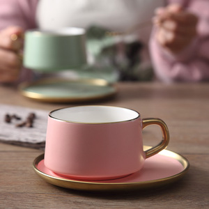 Elegante Opaco <span class=keywords><strong>Tazza</strong></span> di Porcellana e Piattino con Manico <span class=keywords><strong>D</strong></span>'<span class=keywords><strong>oro</strong></span>/<span class=keywords><strong>Oro</strong></span> Cerchio di <span class=keywords><strong>Caffè</strong></span> di Ceramica Set da Tè - Product Image 3