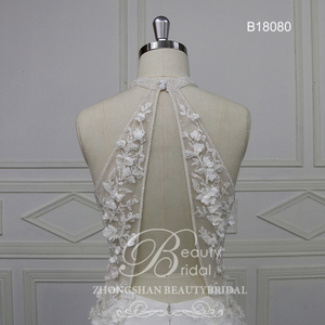 Abito <span class=keywords><strong>da</strong></span> <span class=keywords><strong>Sposa</strong></span> a Sirena <span class=keywords><strong>in</strong></span> Crepe con Ricami di Lusso, Collo Tondo e Apertura sulla Schiena - Product Image 5