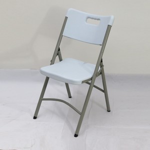 Chaise pliante en plastique empilable blanche directe d'usine pour la fête de mariage