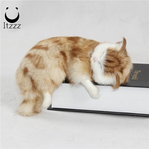 Il giorno degli appuntamenti le adorabili bambole di peluche di peluche sembrano davvero dei gatti elettrici che emettono suoni - Product Image 1