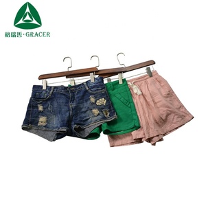 En vrac en gros vêtements usagés dames pantalons courts vêtements d'occasion bon marché francs - Product Image 4