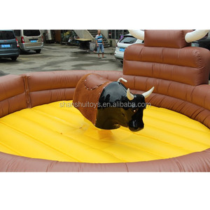 Taureau mécanique fou avec matelas gonflable, jeu interactif utilisé pour les jeux sportifs en plein air - Product Image 3