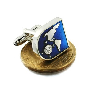 ของขวัญงานเลี้ยงใหม่ กระดุมข้อมือรูปแผนที่โลก เสื้อเชิ้ต กระดุมข้อมือเคลือบสีน้ำเงิน - Product Image 2