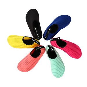 Calzini da piscina antiscivolo economici <span class=keywords><strong>scarpe</strong></span> da Yoga <span class=keywords><strong>per</strong></span> <span class=keywords><strong>camminare</strong></span> in <span class=keywords><strong>acqua</strong></span> nuoto <span class=keywords><strong>scarpe</strong></span> da spiaggia Aqua - Product Image 6