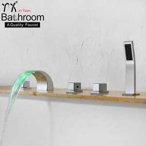 5 trous alimenté par mitigeur <span class=keywords><strong>salle</strong></span> <span class=keywords><strong>de</strong></span> <span class=keywords><strong>bain</strong></span> baignoire <span class=keywords><strong>douche</strong></span> d'eau ensemble LED Cascade upc Baignoire Robinet - Product Image 3