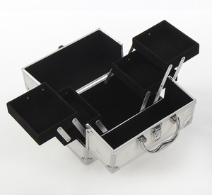 <span class=keywords><strong>Venta</strong></span> caliente mujer <span class=keywords><strong>de</strong></span> trayers <span class=keywords><strong>de</strong></span> plata <span class=keywords><strong>de</strong></span> aluminio <span class=keywords><strong>maquillaje</strong></span> maletín <span class=keywords><strong>de</strong></span> viaje cosmética brillante caja <span class=keywords><strong>de</strong></span> almacenamiento - Product Image 2