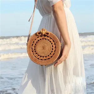 Bolsa redonda de palha retrô feminina, popular de verão, bolsa de ombro redonda de rattan com alça longa, ideal para uso em praia, ideal para uso em bolsas de mão, 2024