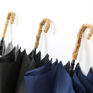 Parapluie droit vintage de style japonais ancien avec manche en bambou en forme de J - Product Image 3