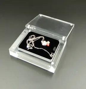 Chinese fabriek acryl box voor sieraden ring diamant of ketting met gegraveerde logo