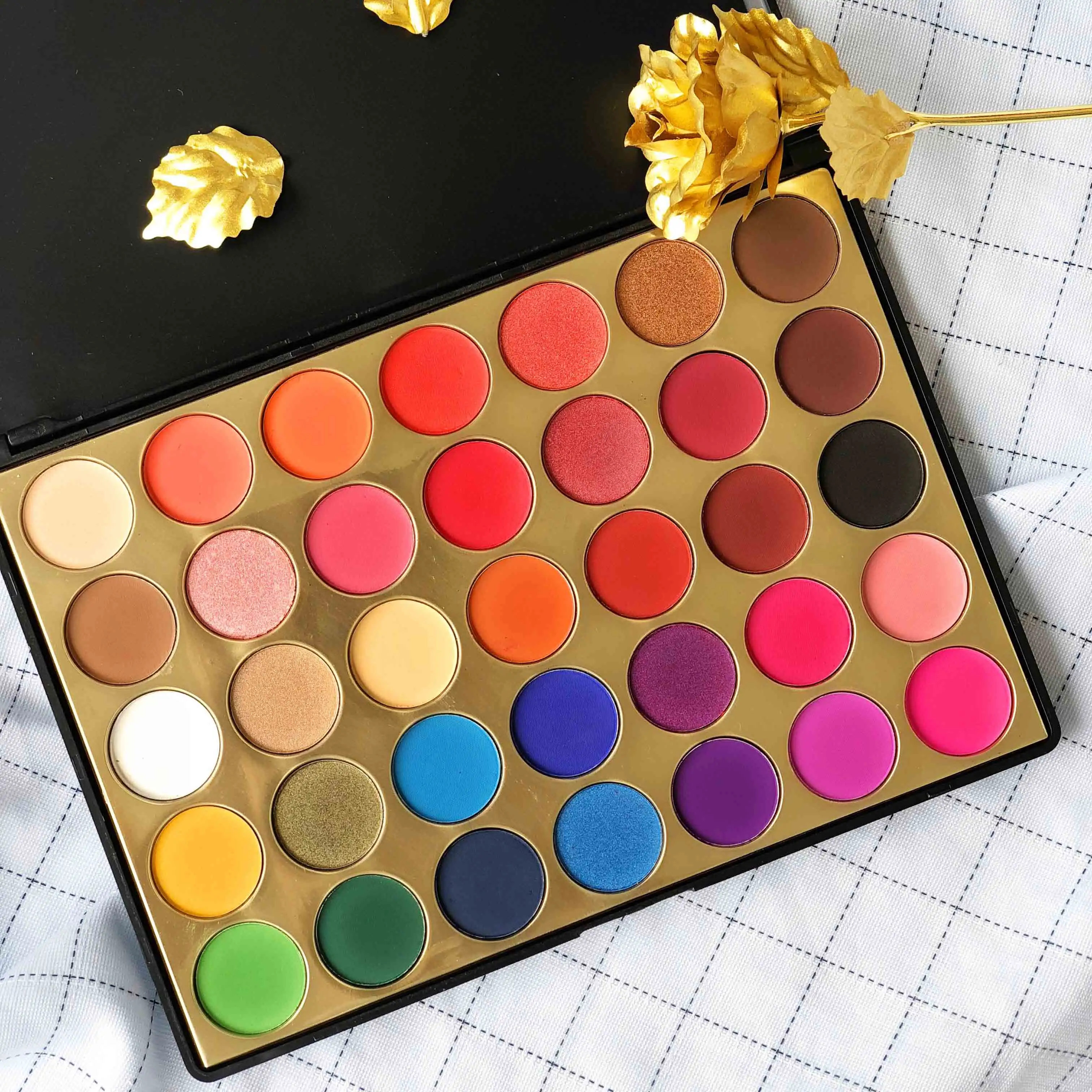 High quality low MOQ 35 Colors makeup eyeshadow palette with private label cosmetic