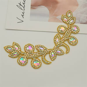 Applique con strass Patch in ferro su collo per abito da sposa abito da sera abito da sposa con motivo a punta di diamante - Product Image 5