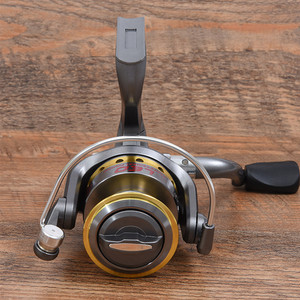 Moulinet de pêche à lancer 1000-7000 5.5:1 avec frein à roue pour leurres, moulinets à lancer pliables pour la pêche - Product Image 5