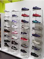Modern perakende ayakkabı teşhir standı fikir Metal ve ahşap duvar montaj ekranı ayakkabı mağazası iç dekorasyon