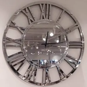 China Supplier Crushed Diamond Floating Crystal Edging Side Silver Mirrored Round Roman Wall Clock