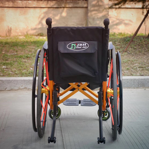 La silla de ruedas inteligente gratis para discapacitados Playa 24 pulgadas Aleación de aluminio Suministros de terapia de rehabilitación 4 pulgadas 12 KG 100 KG - Product Image 5