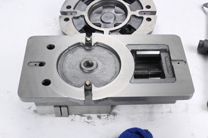 360 grados giratorio Base alta de la máquina de fresado de precisión cierre torno CNC - Product Image 6