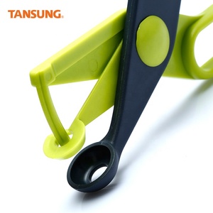 Venta al por mayor diseño ergonómico de plástico conveniente cereza Pitter con sólo una operación con - Product Image 4