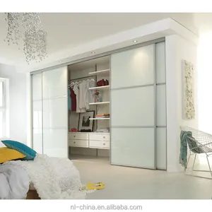 Proveedor de China clásica de madera simple de 3 puertas de dormitorio blanco armario de pared armario de diseño