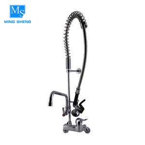 Restaurante al por mayor en caliente y en frío de montaje en pared única palanca swing latón grifo de cocina con saque aerosol - Product Image 1