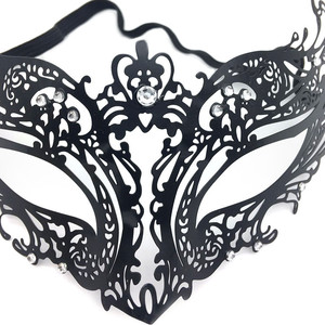 Masque de mascarade fantaisie en métal noir avec <span class=keywords><strong>strass</strong></span> pour homme et femme, idéal pour Halloween, mariages et soirées mystérieuses - Product Image 5