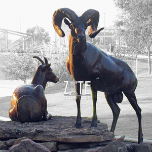Scultura Decorativa da Giardino in Metallo, Grande Statua di Pecora in Ottone, Ariete di Montagna in Bronzo - Product Image 3