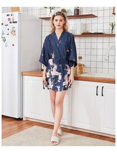 De la mujer <span class=keywords><strong>Kimono</strong></span> corto traje De satén De seda traje De niña traje De fiesta <span class=keywords><strong>bata</strong></span> De baño para las mujeres ropa De dormir - Product Image 2