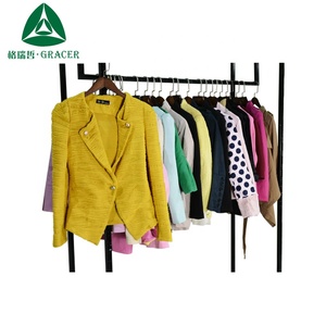 Fabricación de <span class=keywords><strong>ropa</strong></span> de segunda mano de moda chaqueta <span class=keywords><strong>ropa</strong></span> usada precio - Product Image 2