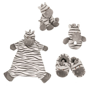 Ensemble de cadeaux pour bébé au design animal zèbre personnalisé avec jouet en peluche et couverture pour bébé, chaussures à hochet, jouets souples - Product Image 1