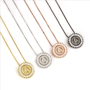 De luxe Lettres de L'alphabet de <span class=keywords><strong>A</strong></span> à <span class=keywords><strong>Z</strong></span> De Cuivre Zircon Pierre Pendentif Collier - Product Image 1