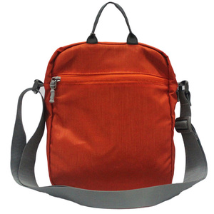 Oem odm resistente al desgarro resistente al agua impermeable de los deportes de bandolera bolso para hombres y mujeres - Product Image 4