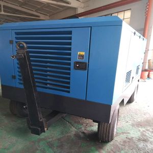 Compresor de Aire de Tornillo Portátil Industrial Diésel de 7 M3/Min y 7 Bar, Comprar en China, Utilizado para Voladura de Rocas - Product Image 3