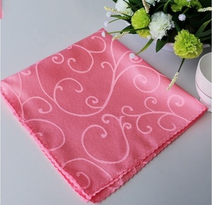 Serviettes <span class=keywords><strong>de</strong></span> <span class=keywords><strong>table</strong></span> en <span class=keywords><strong>tissu</strong></span> <span class=keywords><strong>de</strong></span> haute qualité pour mariage - Product Image 3