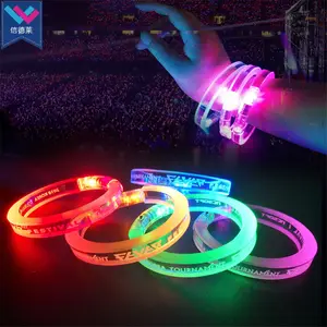 Laser Graveren Aangepaste Logo Acryl Led Armband Concert Party Glow Acryl Led Knippert Armband Polsbandjes Fabriek