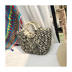 <span class=keywords><strong>Sac</strong></span> de paille d'été Bohème semi-cercle main-couleur assortie tissé <span class=keywords><strong>sac</strong></span> à main tissé à la main <span class=keywords><strong>sac</strong></span> de plage - Product Image 2