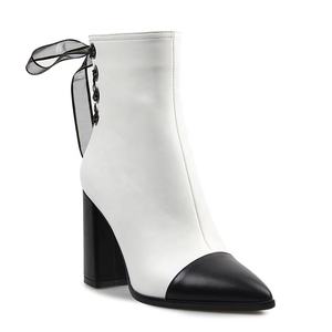 2025 nuovi stivaletti <span class=keywords><strong>bianchi</strong></span> e neri stivali <span class=keywords><strong>invernali</strong></span> in pelle con tacco spesso da donna - Product Image 4