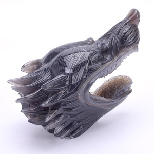 Handgesneden realistische sculptuur van een wolfskop van edelsteen agaat geode schedel - Product Image 3