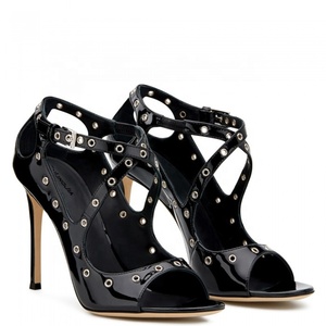 <span class=keywords><strong>Zapatos</strong></span> de charol con hebilla de Metal para mujer, tacones altos con hebilla, a la moda, color negro - Product Image 2